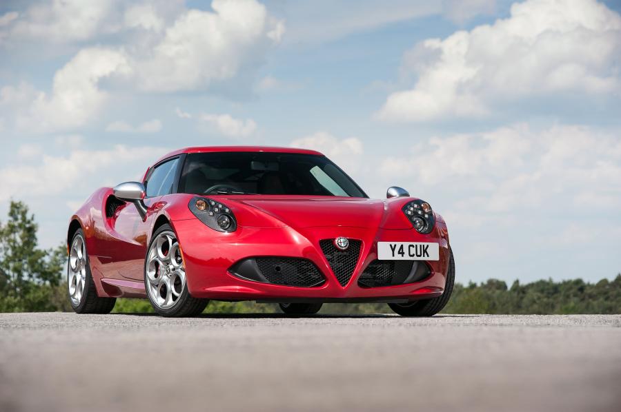  Alfa Romeo 4C 2014 года  (UK) (фото 18 из 24)